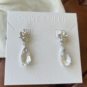 Oliver & Piper Tuyet Drops Earrings